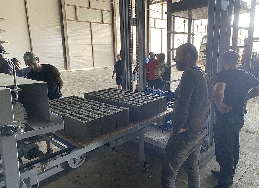 UNIK রাশিয়ার সুদূর পূর্বে সম্পূর্ণ স্বয়ংক্রিয় কংক্রিট ব্লক মেকিং মেশিন লাইন চালু করেছে